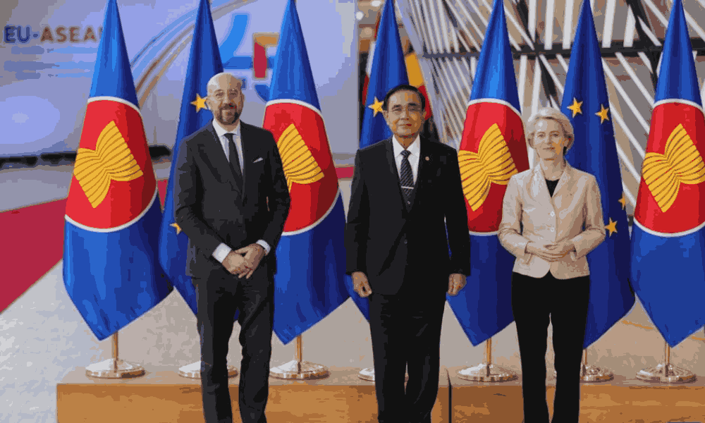 Bản tin thế giới 02/12